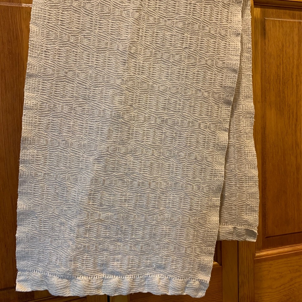 Linen table runner - Picture 2 of 4
